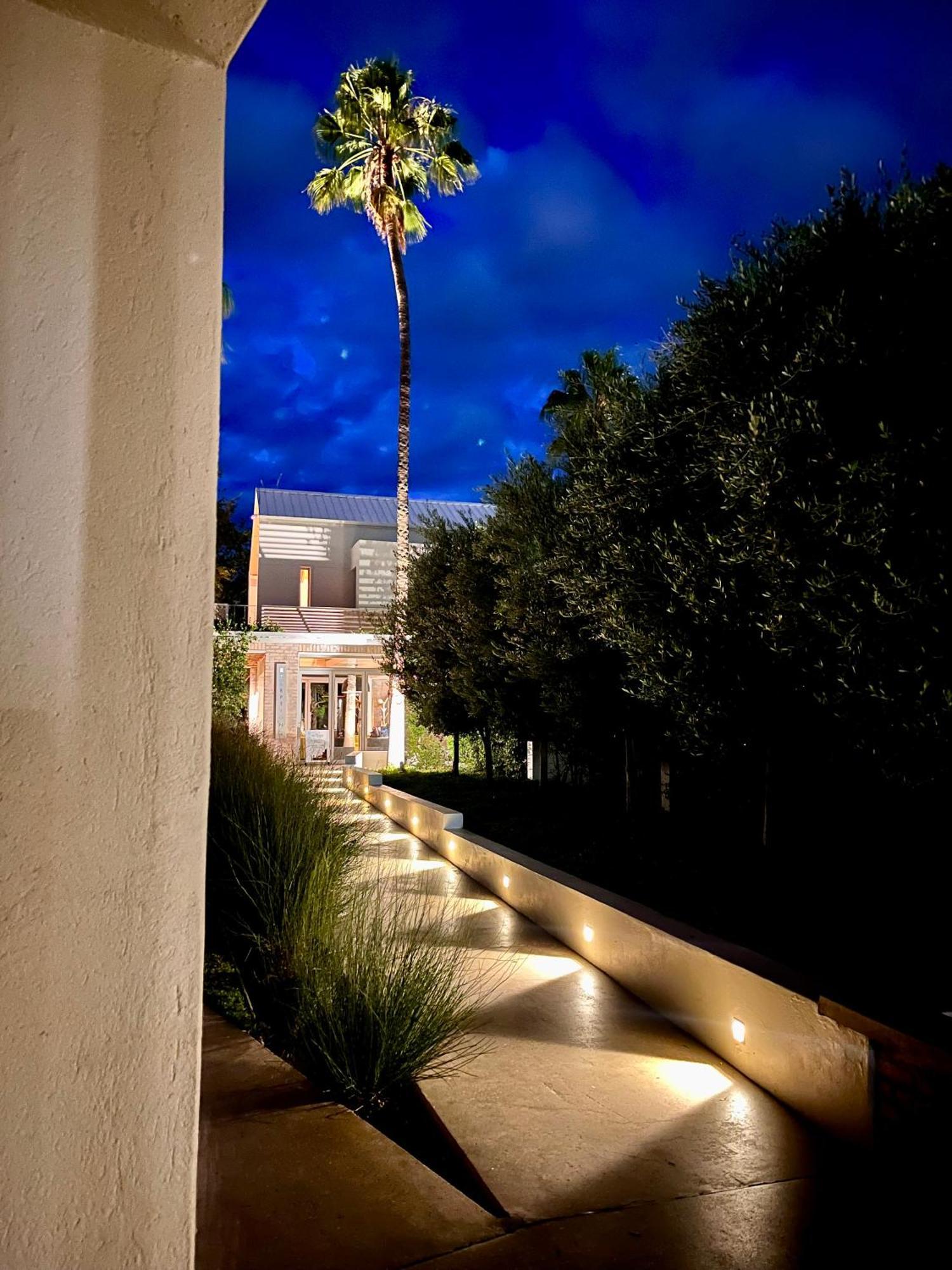 The Windhoek Luxury Suites Экстерьер фото
