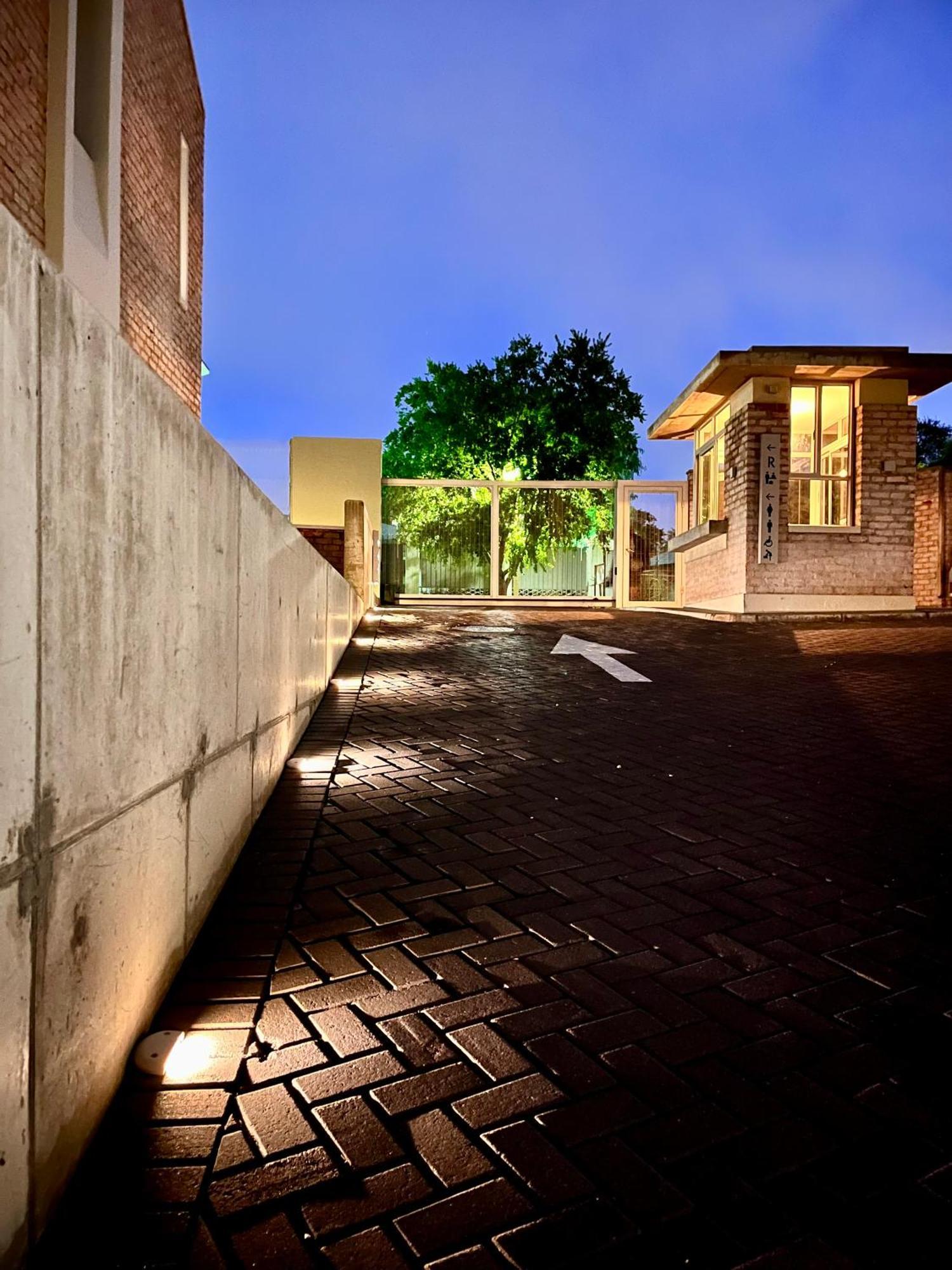 The Windhoek Luxury Suites Экстерьер фото